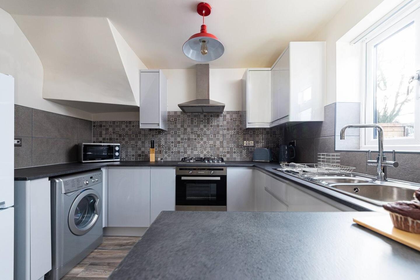Dudley-Hospital-3Bed-Parking-Long Stay-Contractor Brierley Hill Esterno foto